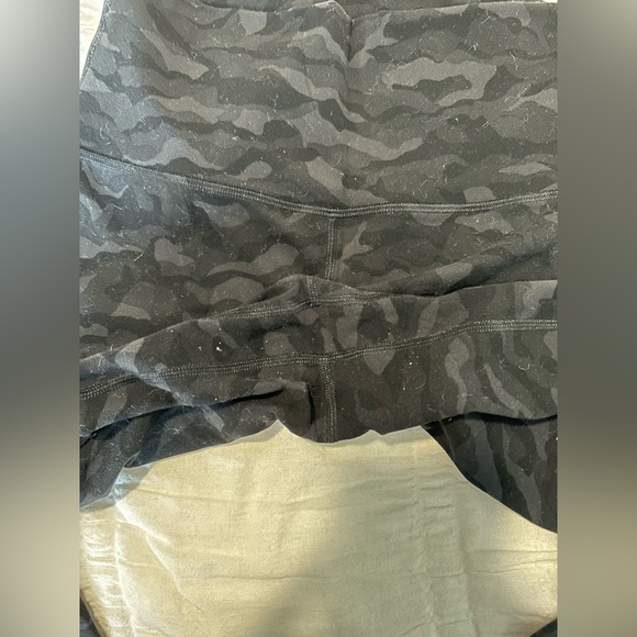 Cropped Lululemon Aligns - Picture 2 of 4